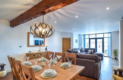 Alne House | 3 Bed in Tollerton 93896