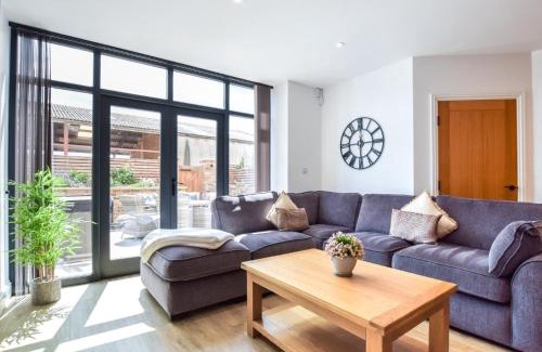 Alne House | 3 Bed in Tollerton 93898