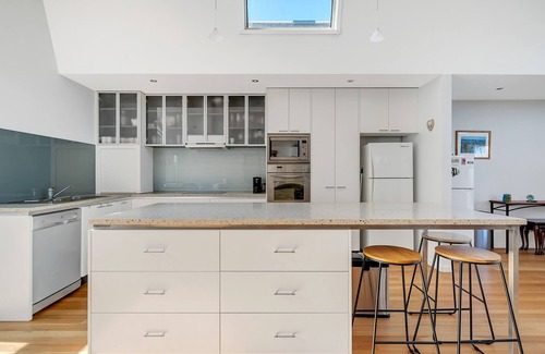 Long Beach House | 3-Bed Seaside Serenity Escape at Long Beach