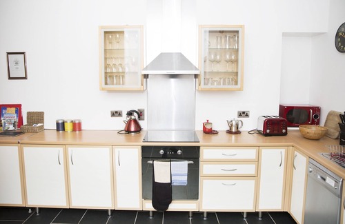 Anstruther House | 3- Bed - Sleeps 6 - Dogs Welcome & Free Parking