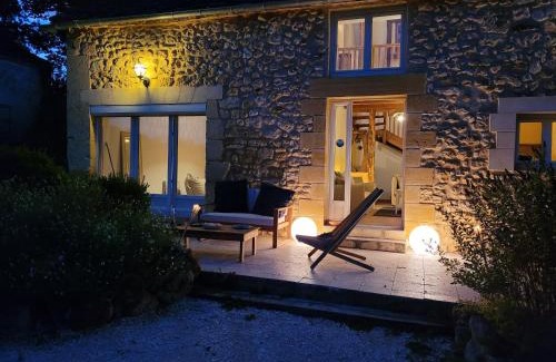 Couze-et-Saint-Front House | 3 Bed - Sleeps 6 - Pool - Parking - Pet Friendly