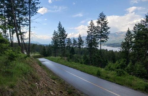 East Kootenay Apartment | 3 Bed Townhouse, Mountain Views, Large Deck, Air Con, Garage