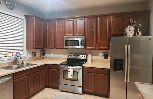 Southeast Orlando House | 3-bedroom, 2.5 bath townhome 5 minutes from the Orlando International Airport