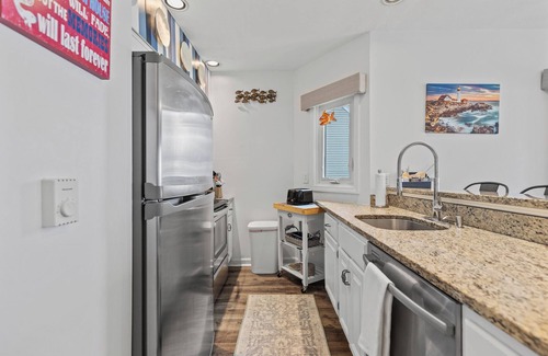 Old Orchard Beach Condo | 3 Bedroom 2 Bathroom Direct Ocean views!