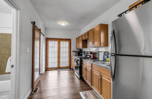 Lakeview House | 3-Bedroom 2-Bath House Sleeps 8 Buffalo NY