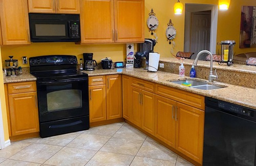 Mariner House | 3 bedroom/2 bath/pool/spanLocated in NE Cape Coral