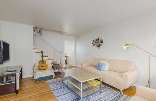 Daly City House | 3 Bedroom 2 Bathroom House, Walkable to BART, Free Parking, Views