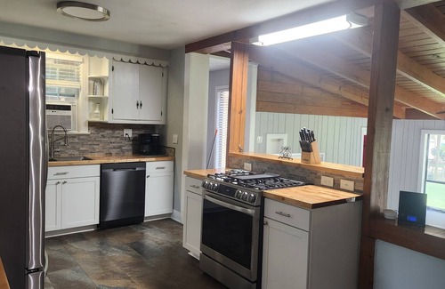 Savannah House | 3-bedroom 3 bath house w/dock minutes from downtown Savannah