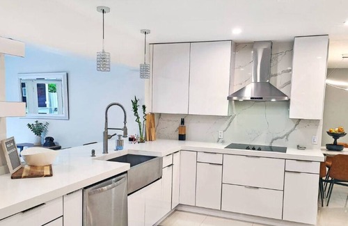 Pembroke Pines Apartment | 3 Bedroom 630250 by Houzlet
