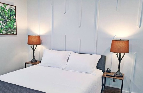 Pembroke Pines Apartment | 3 Bedroom 630250 by Houzlet