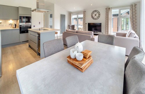 Pentney Ski Chalet | 3 bedroom accommodation in Pentney, King&rsquo;s Lynn