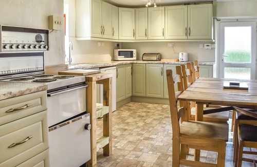 Brynrefail Cottage | 3 bedroom accommodation in Llanddeiniolen, near Bangor
