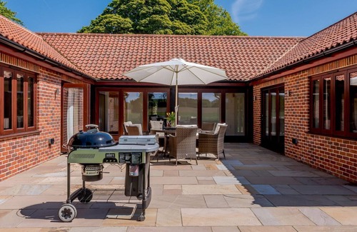 Sculthorpe Cottage | 3 bedroom accommodation in Sculthorpe, Fakenham