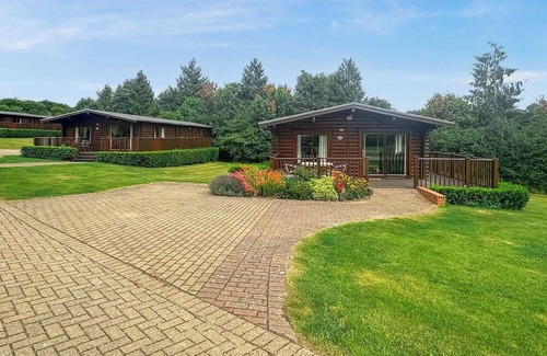 Greetham Ski Chalet | 3 bedroom accommodation in Greetham
