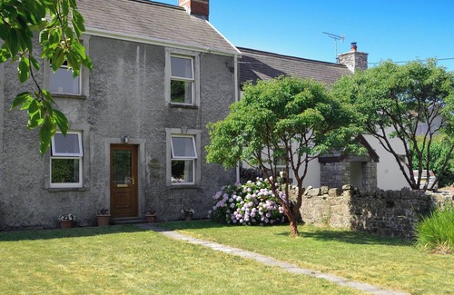 Bishopston Cottage | 3 bedroom accommodation in Murton, near Swansea