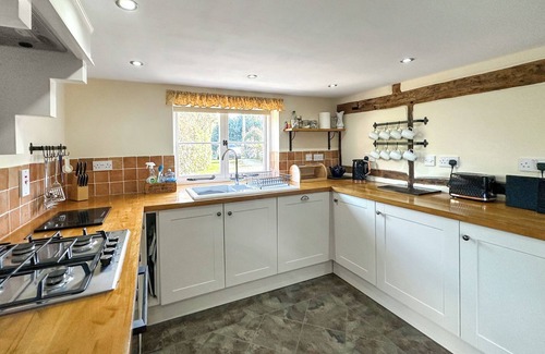 New Forest District Cottage | 3 bedroom accommodation in Cadnam, near Southampton