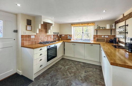 New Forest District Cottage | 3 bedroom accommodation in Cadnam, near Southampton