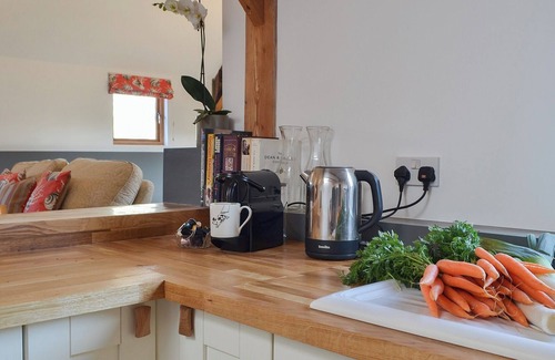 New Forest District Cottage | 3 bedroom accommodation in Midgham, near Fordingbridge