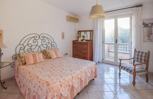Camini Apartment | 3 bedroom accommodation in CAMINI