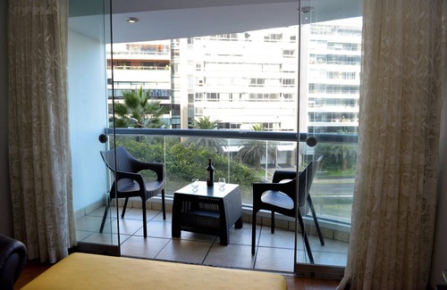 Santiago de Surco Apartment | 3-bedroom apartment next to ocean and Parque Kennedy Miraflores, with AC & WiFi