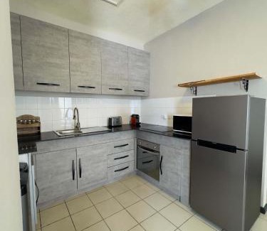 Wolmar Apartment | 3 Bedroom Apt 1min Walk to Beach - AO11