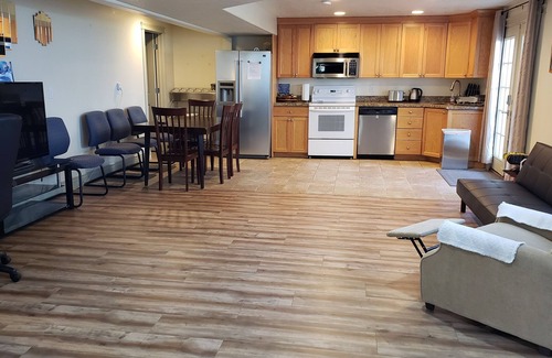 Farmington House | 3 Bedroom Basement Suite with Kitchen