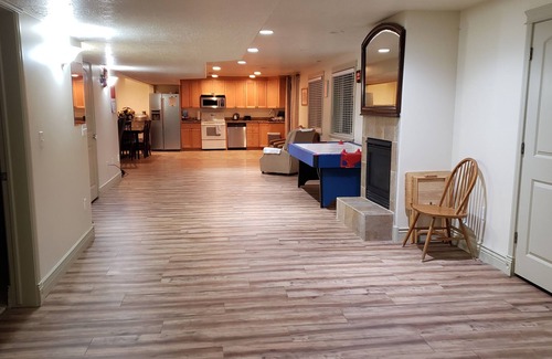 Farmington House | 3 Bedroom Basement Suite with Kitchen