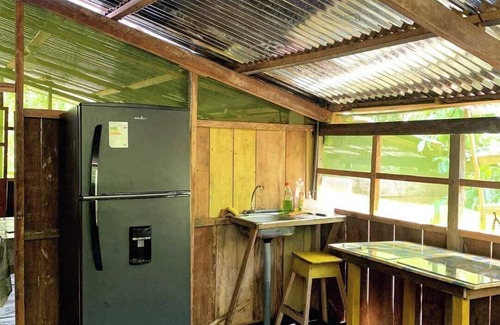 Punchana House | 3-bedroom bungalow in tranquil Iquitos with WiFi, a solo 30 minutos Padre Cocha.