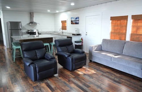 Cookson Cabin | 3-bedroom cabin at Sixshooter Marina