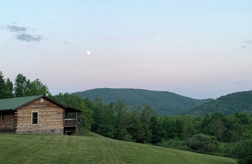 Slatyfork Farm Cabin | 3-bedroom cabin in beautiful Slaty Fork with WiFi