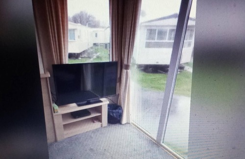 St Leonards-On-Sea House | 3 bedroom caravan own parking space