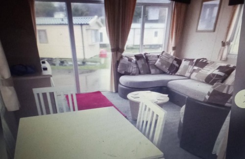 St Leonards-On-Sea House | 3 bedroom caravan own parking space