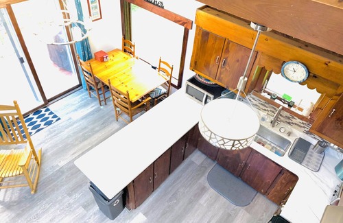 West Townshend Ski Chalet | 3+ -bedroom chalet with loft just 10 minutes from Magic, 20 minutes to Stratton.