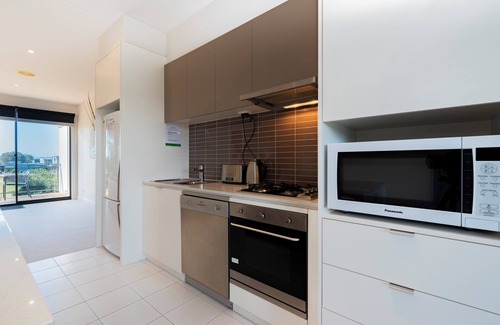 Torquay Apartment | 3 Bedroom Condo - Pool and Tennis Court Access - Torquay