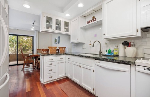 Del Mar Condo | 3-bedroom condo in marvelous Del Mar with fitness room