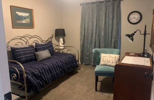Bettendorf Condo | 3 Bedroom Condo with a King bed in Bettendorf