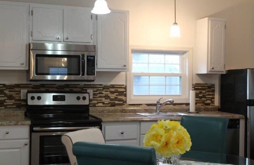 Troutman Cottage | 3 Bedroom Cottage on a Quiet Cove