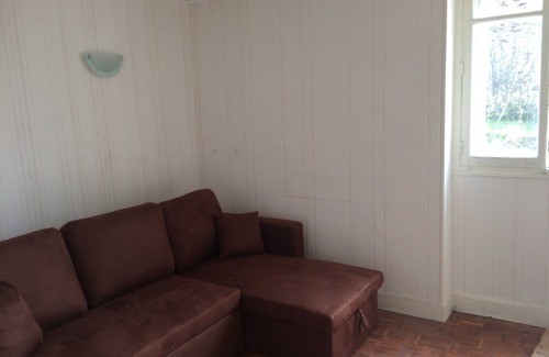 Montbron House | 3 Bedroom Country Cottage, close to town, great for fishing, cycling, walking