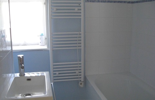 Montbron House | 3 Bedroom Country Cottage, close to town, great for fishing, cycling, walking