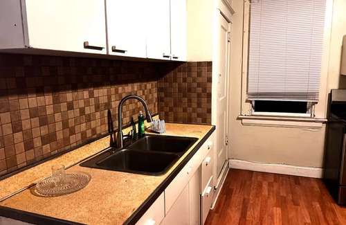 Carnegie House | 3-bedroom duplex minutes to downtown