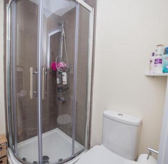 Thorpe Satchville Apartment | 3 Bedroom Ensuite Apartment Deacon house Leicester Min 2 weeks