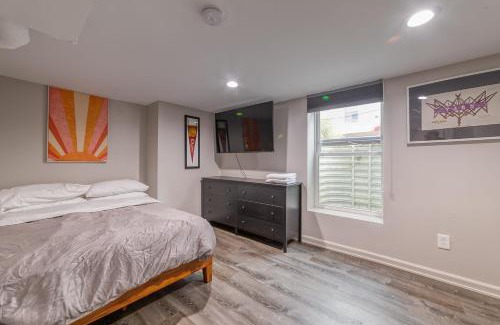 Burns Park House | 3 Bedroom Greek Revival Cottage Walk to Big House