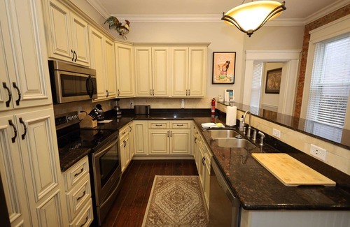 Covington House | 3 Bedroom Home Close to Cincy Stadiums, Downtown