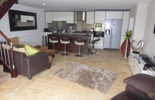 Nantgarw House | 3 bedroom home in the heart of Welsh Village.