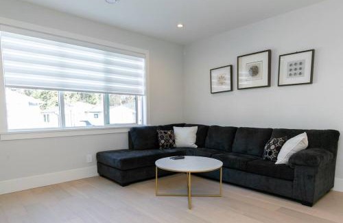 Victoria Apartment | 3-bedroom home in Langford