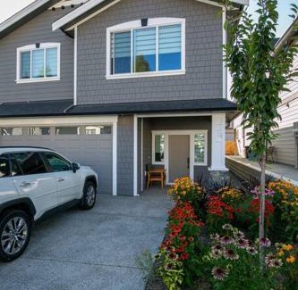 Victoria Apartment | 3-bedroom home in Langford