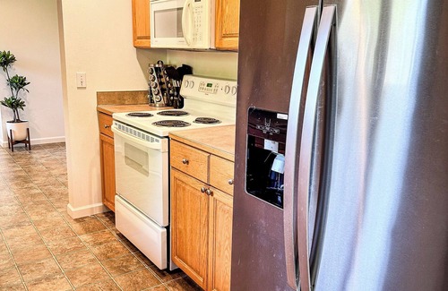 East Lake Hills House | 3-bedroom House 10Min to Lakes, Parks, and Downtown Bellevue