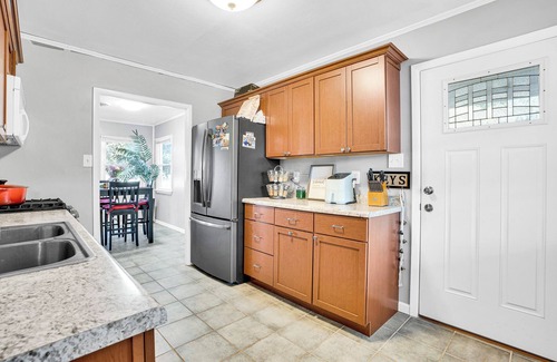 Buechel House | 3 Bedroom House, Dog Friendly!