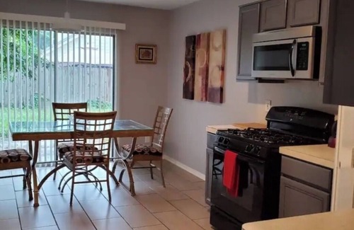 Barker House | 3-bedroom house in brilliant Katy with AC, WiFi