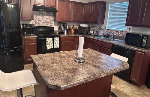 Riverdale House | 3-bedroom house in delightful Riverdale with AC, WiFi